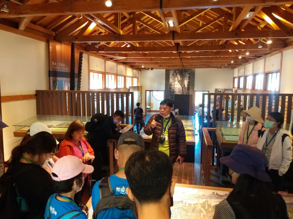 11月20日行程,郭盈良理事長導覽阿里山博物館
