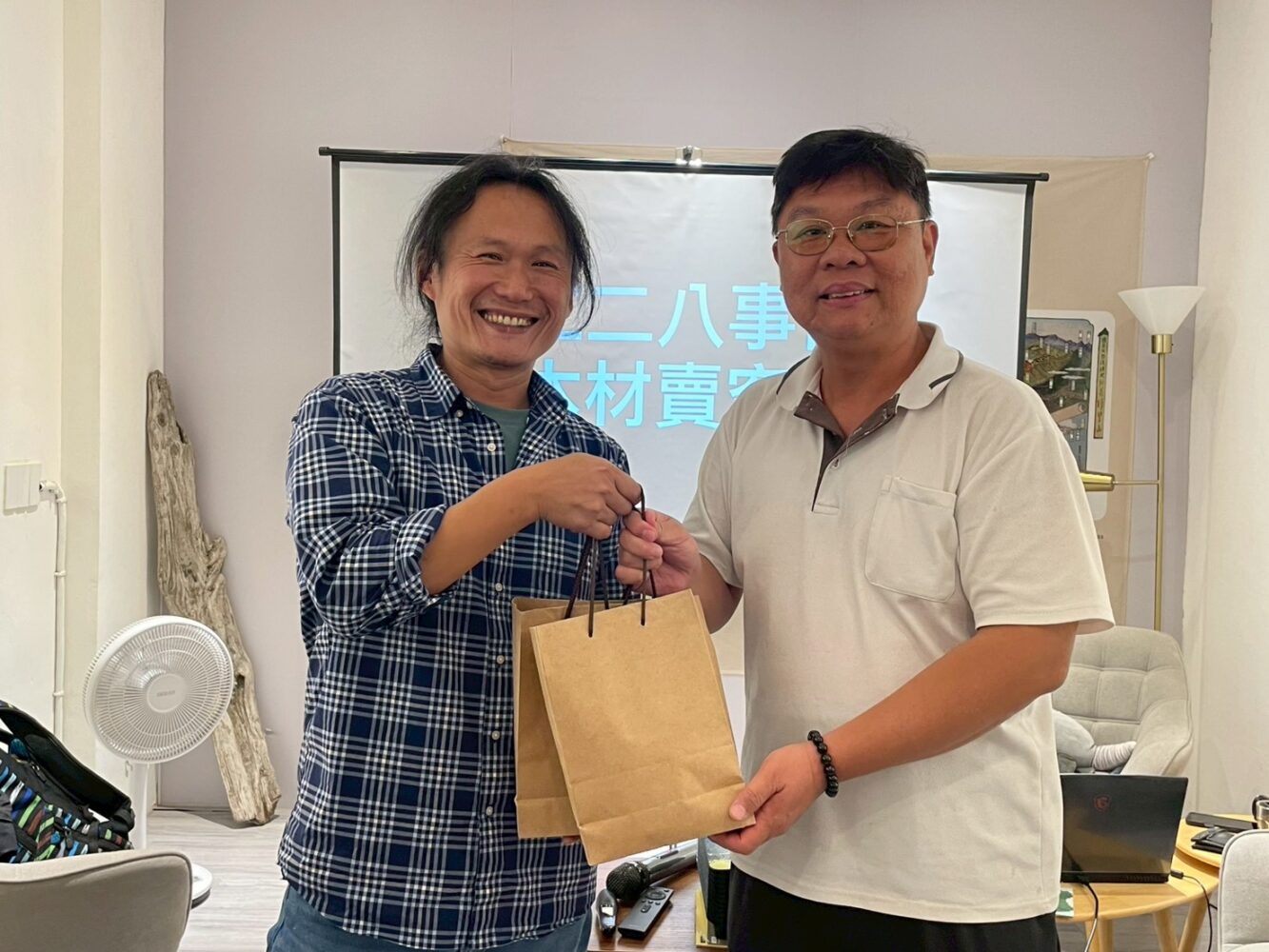 協會大家長 郭哥與洪廣冀老師久別重逢 / 圖片來源:阿里山世界遺產協會